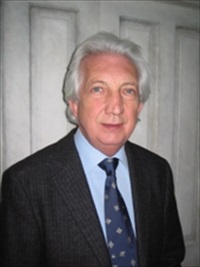 Dr Louis J Nisbet
