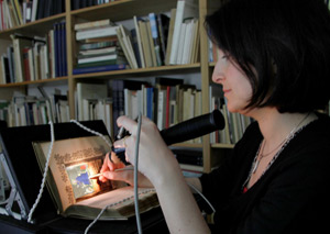 Dr Paola Ricciardi of the Fitzwilliam Museum, Cambridge, uses an ASD portable FieldSpec spectrometer for the FORS study of illuminated manuscripts
